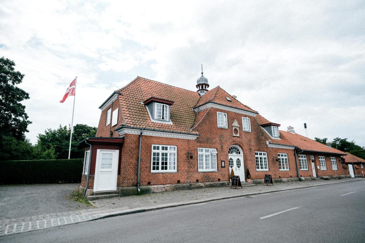אלינגה Langebjerg Pension & Spisested מראה חיצוני תמונה