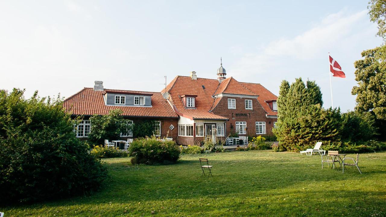 אלינגה Langebjerg Pension & Spisested מראה חיצוני תמונה